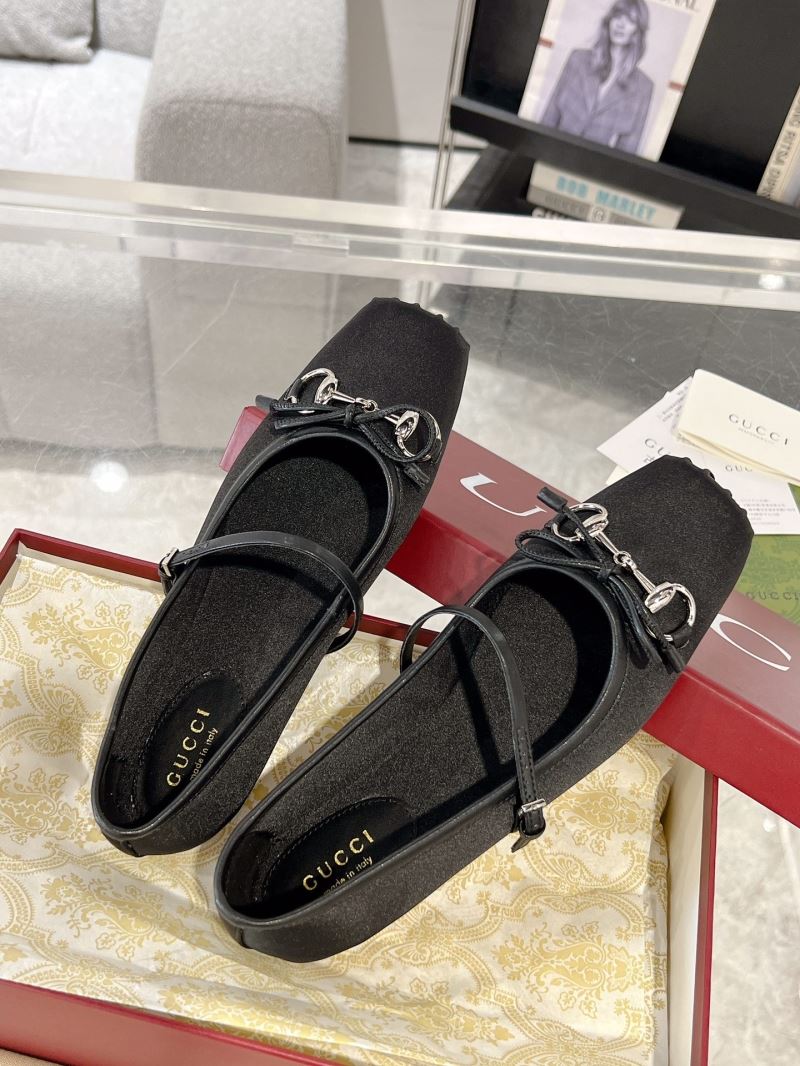 Gucci Flat Shoes